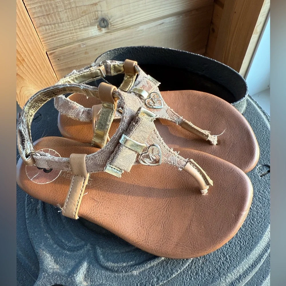 Michael Kors Gold Girls Size 8 Wedge Sandals